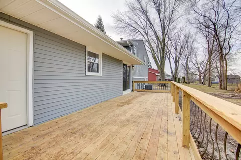 Exterior - 505 Meadow Ln, Morrison, IL 61270 photo 5 of 8