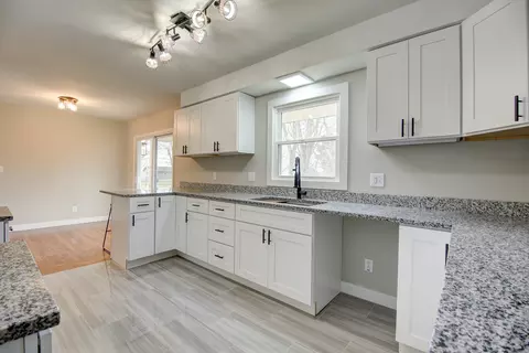 Kitchen - 505 Meadow Ln, Morrison, IL 61270 photo 3 of 4
