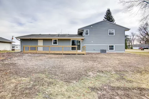 Exterior - 505 Meadow Ln, Morrison, IL 61270 photo 8 of 8