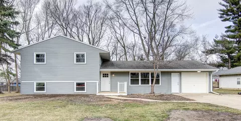 505 Meadow Ln, Morrison, IL 61270