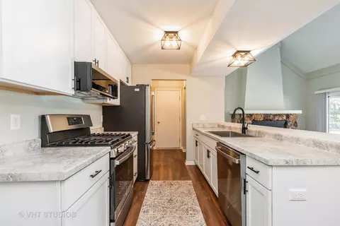 1207 Hillside Ln, Mchenry, IL 60051 photo 4