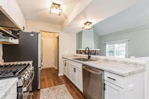 1207 Hillside Ln, Mchenry, IL 60051 photo 5