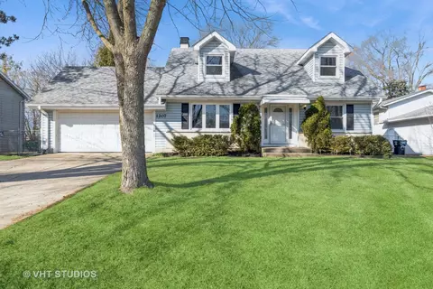 1207 Hillside Ln, Mchenry, IL 60051