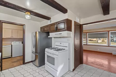 Kitchen - 1043 Herbert Ave, Berkeley, IL 60163 photo 2 of 3