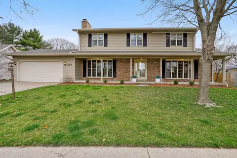 3208 Stoneybrook Dr, Champaign, IL 61822