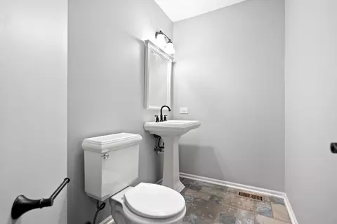 Bath - 4632 W Offner Rd, Monee, IL 60449 photo 6 of 8