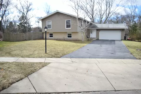 601 S Vista Dr, Algonquin, IL 60102
