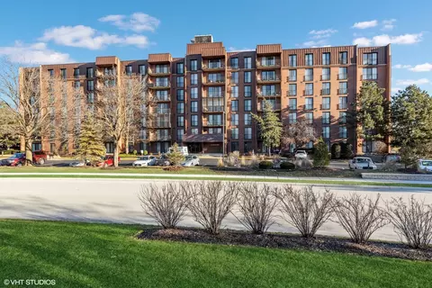 111 Acacia Dr #108, Indian Head Park, IL 60525