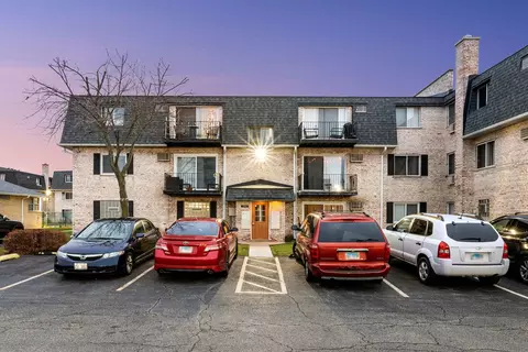 1311 N Baldwin Ct #2A, Palatine, IL 60074
