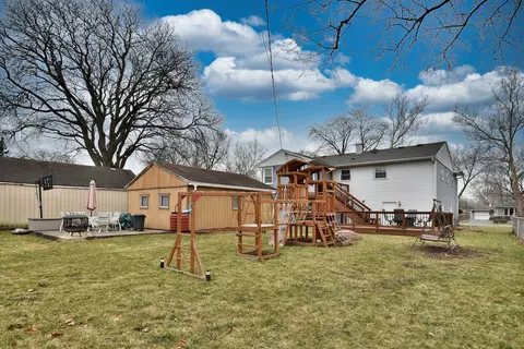 Exterior - 3714 Oriole Ln, Rolling Meadows, IL 60008 photo 9 of 13
