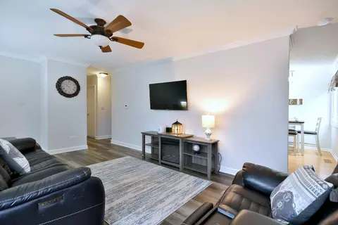 Living - 3714 Oriole Ln, Rolling Meadows, IL 60008 photo 4 of 6