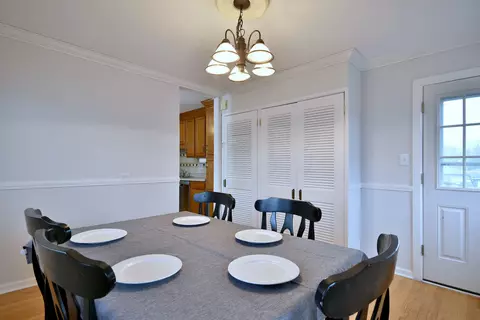 Dining - 3714 Oriole Ln, Rolling Meadows, IL 60008 photo 3 of 3