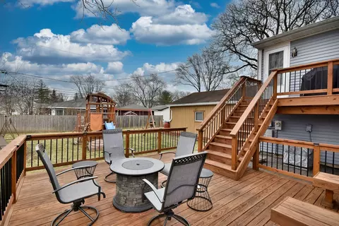 Exterior - 3714 Oriole Ln, Rolling Meadows, IL 60008 photo 5 of 13