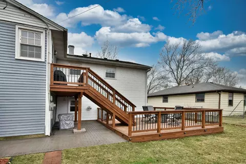 Exterior - 3714 Oriole Ln, Rolling Meadows, IL 60008 photo 12 of 13