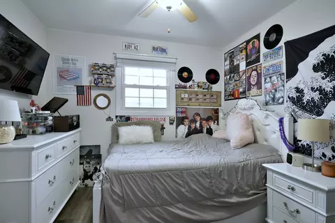 Bedroom - 3714 Oriole Ln, Rolling Meadows, IL 60008 photo 3 of 4