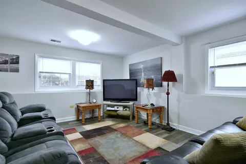 Living - 3714 Oriole Ln, Rolling Meadows, IL 60008 photo 5 of 6