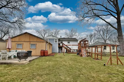 Exterior - 3714 Oriole Ln, Rolling Meadows, IL 60008 photo 10 of 13