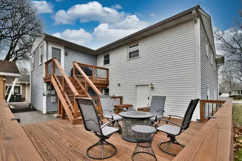 Exterior - 3714 Oriole Ln, Rolling Meadows, IL 60008 photo 8 of 13