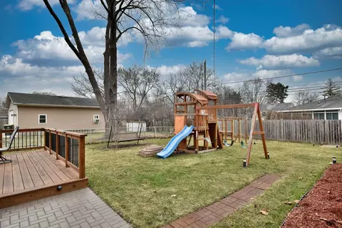 Exterior - 3714 Oriole Ln, Rolling Meadows, IL 60008 photo 13 of 13