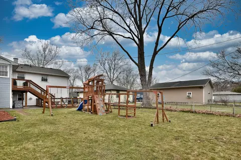 Exterior - 3714 Oriole Ln, Rolling Meadows, IL 60008 photo 11 of 13