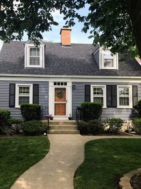 347 Linder Ave, Northfield, IL 60093