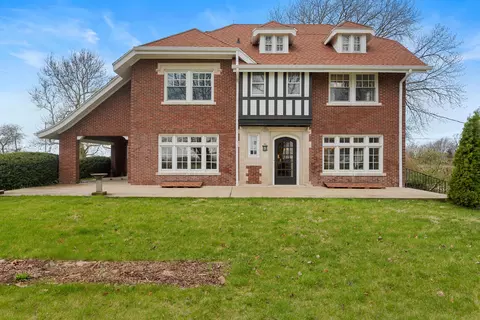 413 S Rising Rd, Champaign, IL 61822