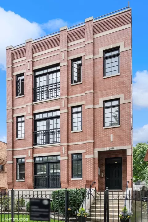 3814 N Greenview Ave #2, Chicago, IL 60613