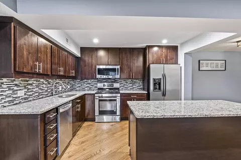 Kitchen - 1450 Sandpebble Dr #111, Wheeling, IL 60090 photo 2 of 5
