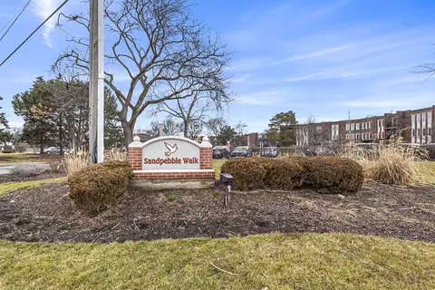 1450 Sandpebble Dr #111, Wheeling, IL 60090