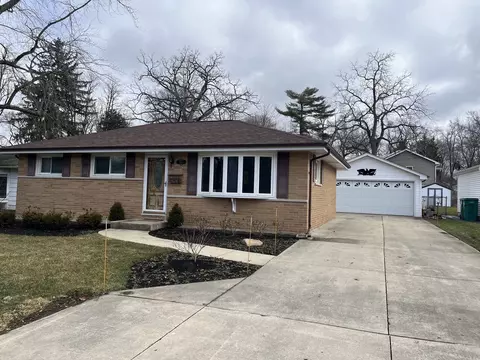 519 N Lake St, Grayslake, IL 60030