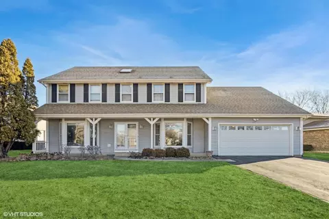 3257 Venard Rd, Downers Grove, IL 60515