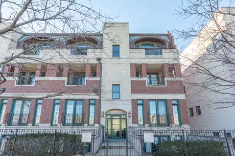 2736 N Wolcott Ave #302, Chicago, IL 60614
