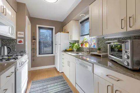 Kitchen - 452 Longfellow Ave, Deerfield, IL 60015 photo 1 of 4