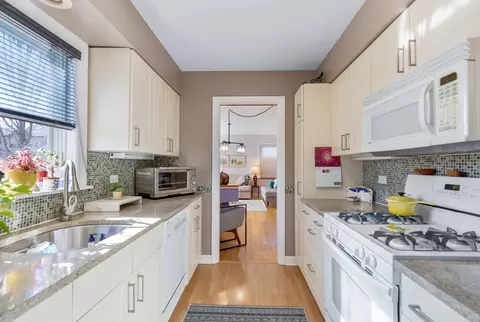 Kitchen - 452 Longfellow Ave, Deerfield, IL 60015 photo 3 of 4
