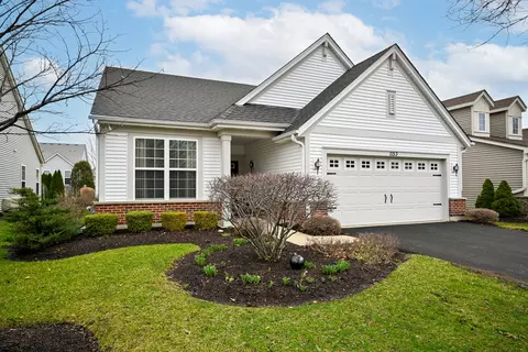 1153 Drury Ln, Aurora, IL 60502