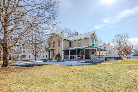 407 E Mulberry St, Watseka, IL 60970