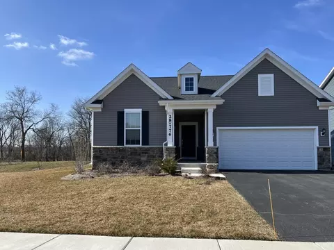 28 W776 Trillium Dr, Winfield, IL 60190