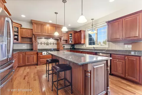 7962 Pineview Ln, Frankfort, IL 60423 photo 11