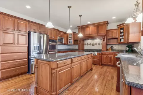 7962 Pineview Ln, Frankfort, IL 60423 photo 12
