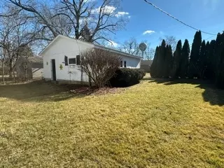 Exterior - 307 Exchange St, Danvers, IL 61732 photo 5 of 13
