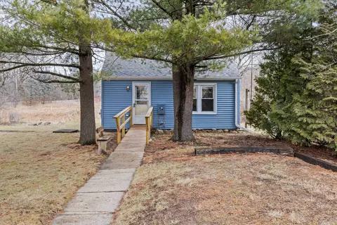 509 E Lake St, Woodstock, IL 60098