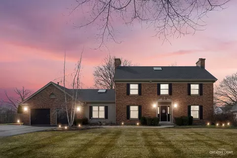 126 Highgate Crse, Saint Charles, IL 60174
