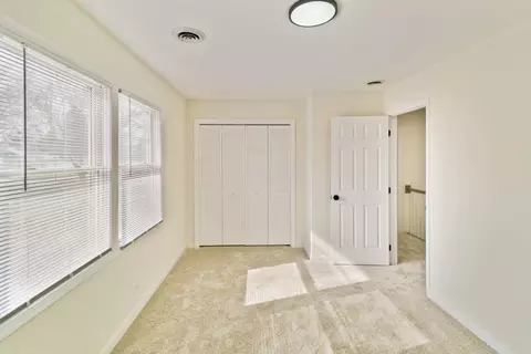 Bedroom - 533 Wakeman Ave, Wheaton, IL 60187 photo 2 of 2