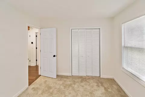 Bedroom - 533 Wakeman Ave, Wheaton, IL 60187 photo 1 of 2