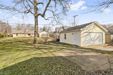 Exterior - 533 Wakeman Ave, Wheaton, IL 60187 photo 3 of 4