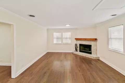 Living - 533 Wakeman Ave, Wheaton, IL 60187 photo 1 of 1