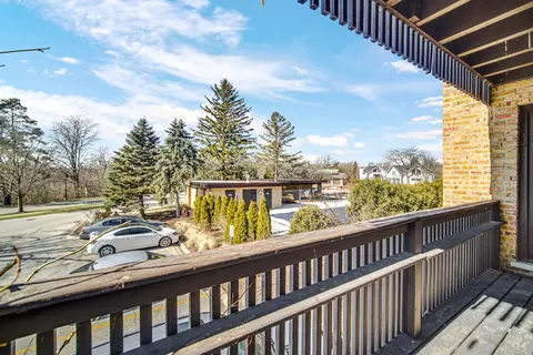 Exterior - 1915 Tanglewood Dr #2D, Glenview, IL 60025 photo 3 of 9