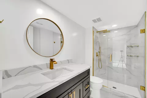 Bath - 1915 Tanglewood Dr #2D, Glenview, IL 60025 photo 1 of 2