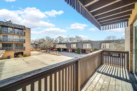 Exterior - 1915 Tanglewood Dr #2D, Glenview, IL 60025 photo 2 of 9