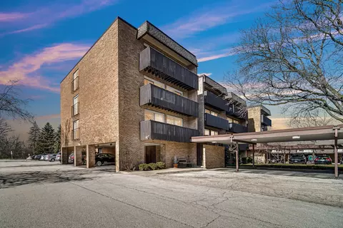 Exterior - 1915 Tanglewood Dr #2D, Glenview, IL 60025 photo 5 of 9